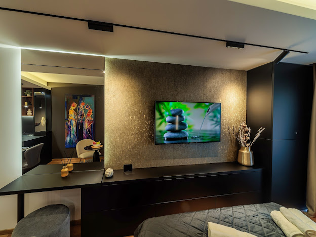 Butterfly Apartman - TV zid sa osvetljenjem